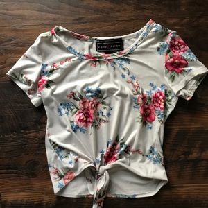 Polly And Esther white flower top